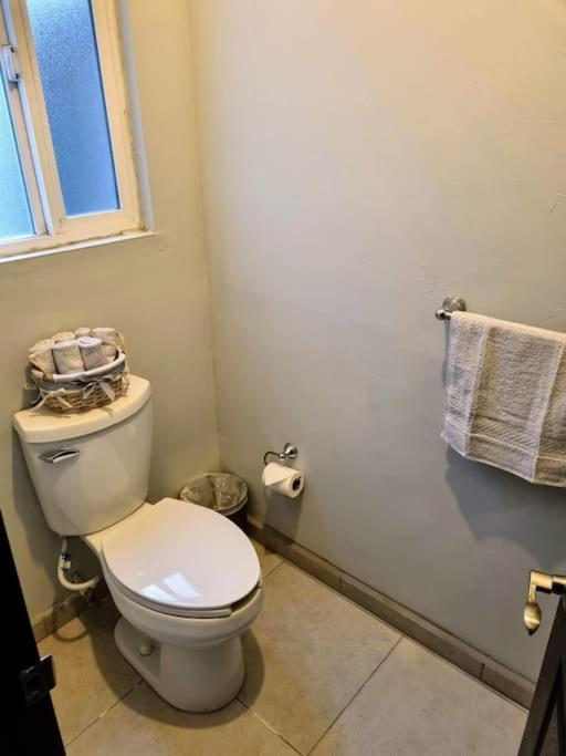 Clean&Equipped, 1-Floor 3-Bedroom Downtown House Ensenada Eksteriør billede